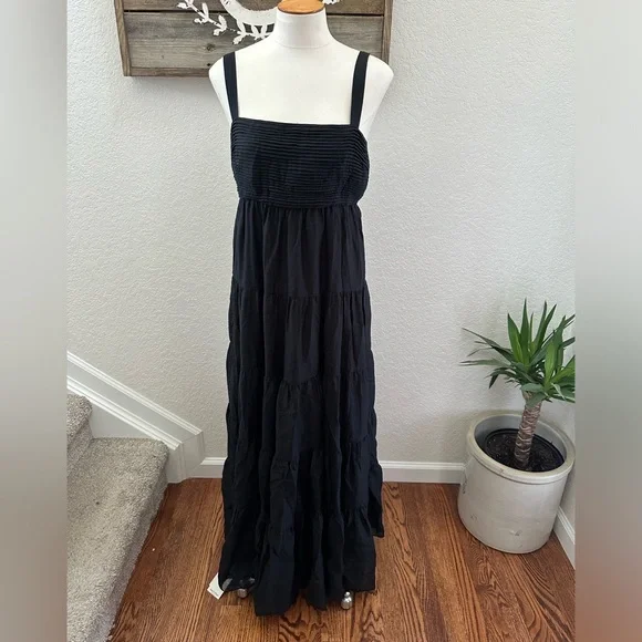 Abercrombie & Fitch black maxi dress tiered ruched skirt size M NWT - Picture 2 of 8